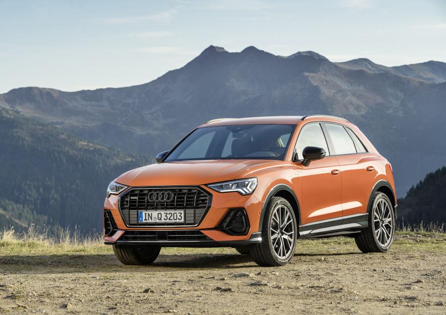  Audi Q3 Quattro S-Line Edition One 2018 года  (WW) (фото 1 из 30)
